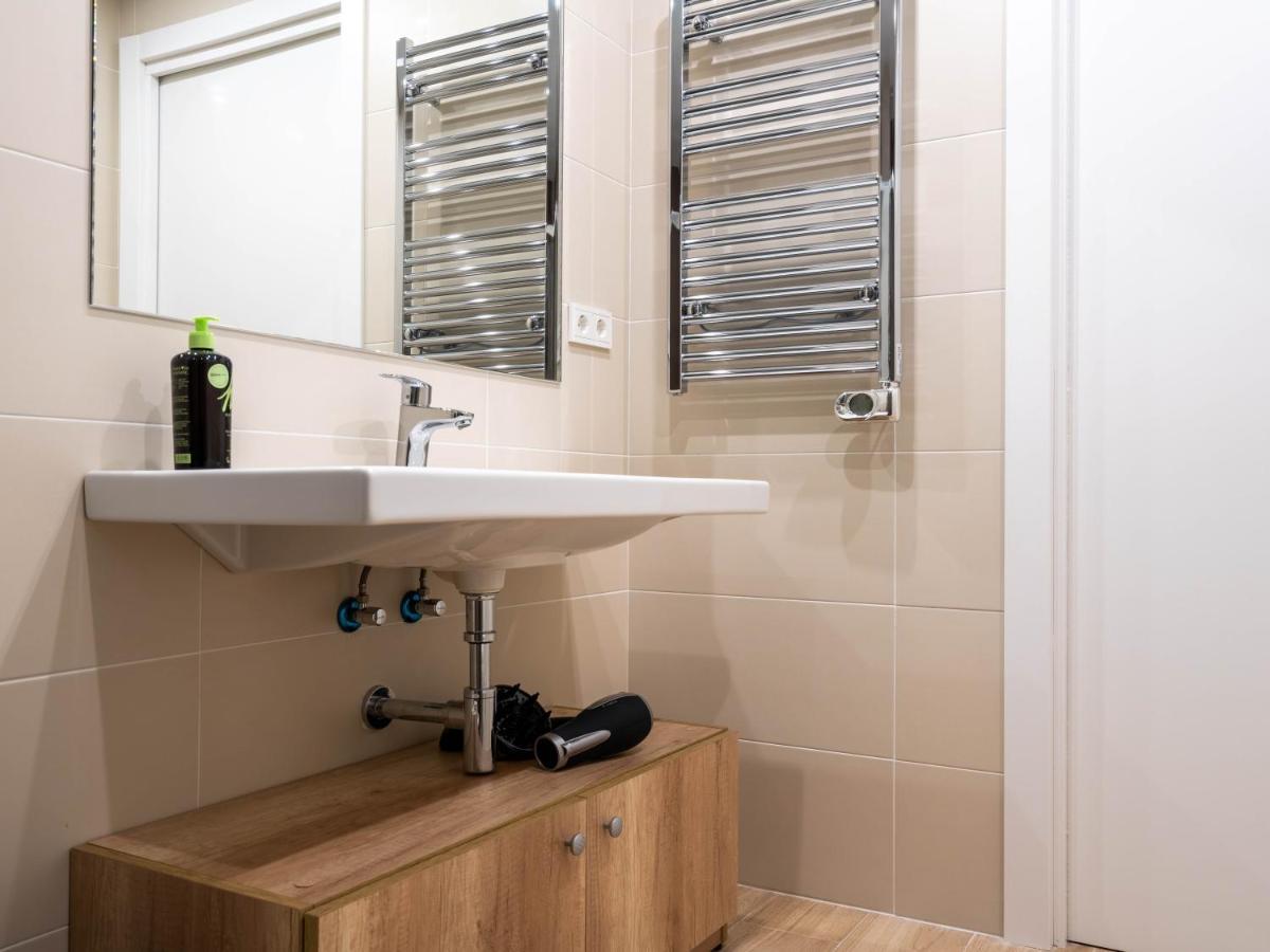 Limehome Barcelona Carrer De Besalu 90 - Estancia Temporal Εξωτερικό φωτογραφία